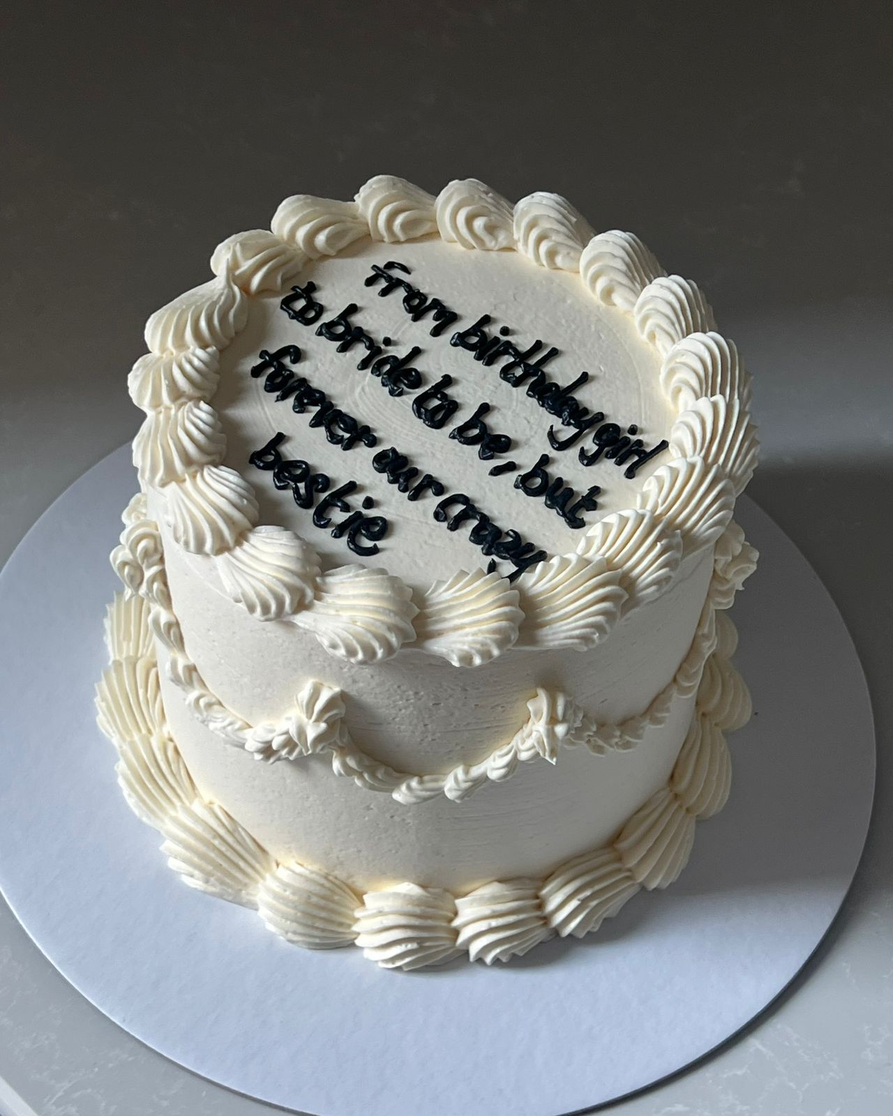 6 Inch Round Vintage Cake