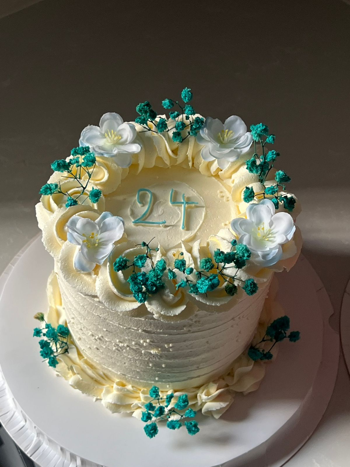 6 Inch Vintage Cake