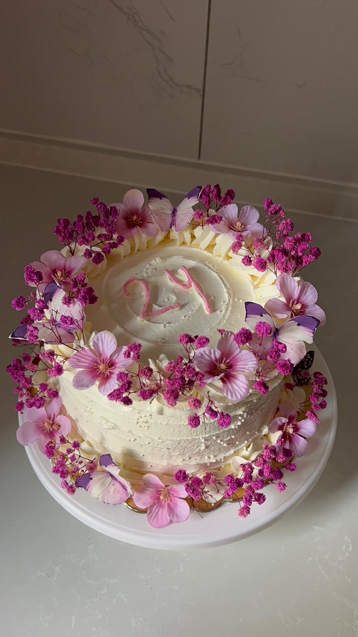 7 Inch Round Cake with Flowers